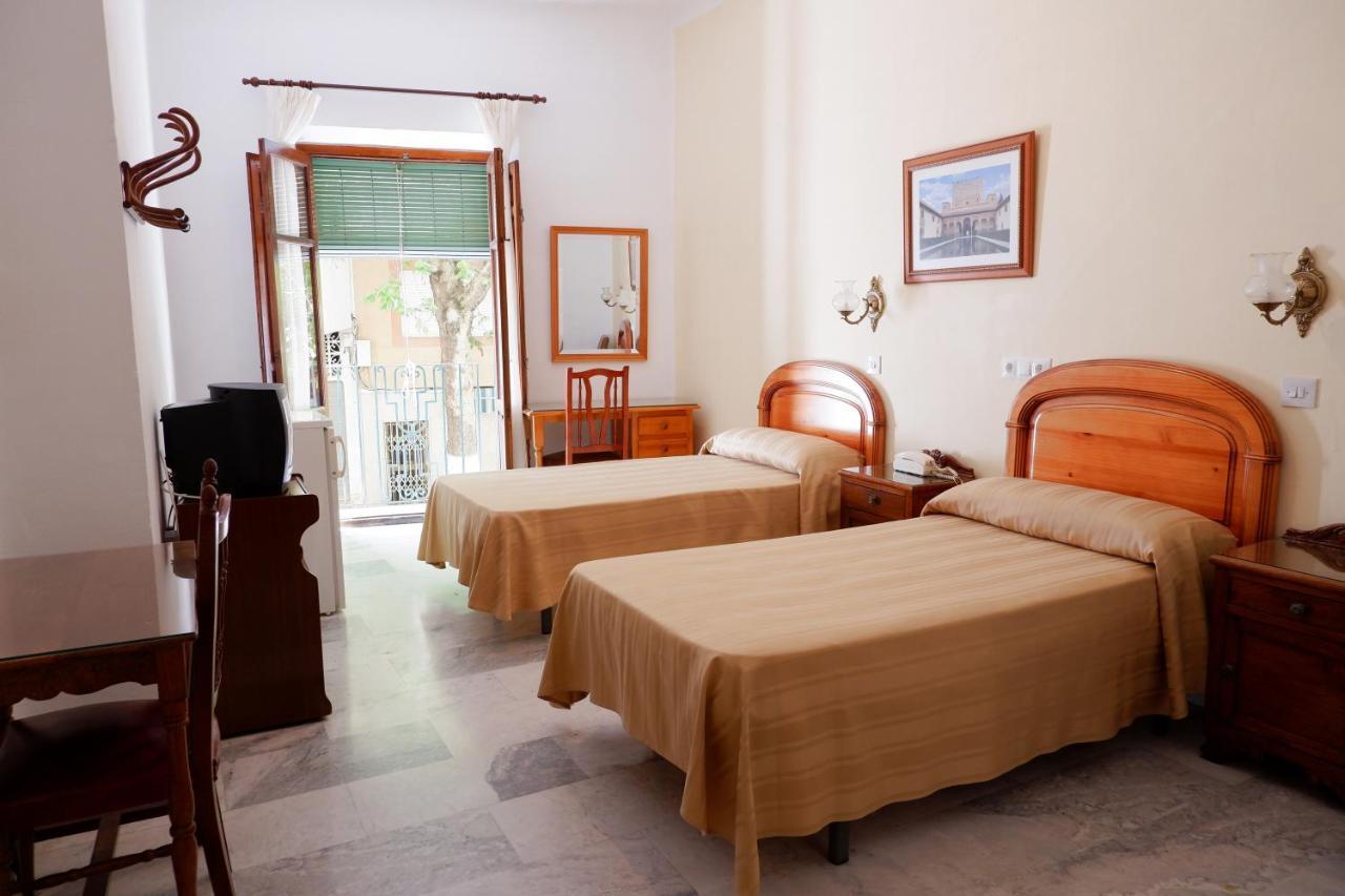 Hotel Central Hotel 2*