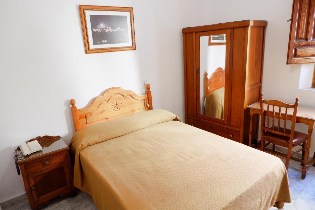 Hotel Central Hotel 2*